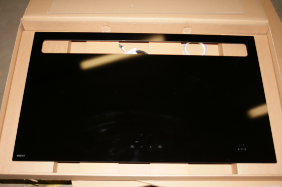 Novy | 1821 | Induction hob with built-in hood | 88 cm | Number of burners / cooking zones 4 | Yes | Black | Slider control with white LEDs. | USED, REFURBISHED, SCRATCHED