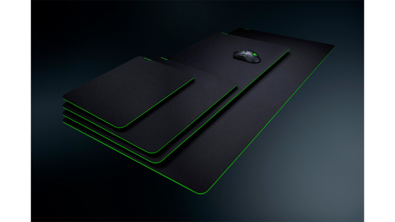 Razer | Gigantus V2 Soft | Large | Rubber foam | Gaming mouse pad | 450 x 3 x 400 mm | Black