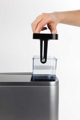 Caso | Coffee Machine | Café Crema Touch | Pump pressure 19 bar | Built-in milk frother | Automatic | 1470 W | Black / Stainless steel