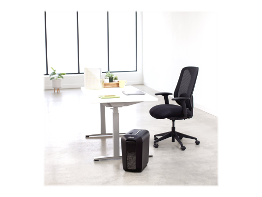 Cross-Cut | LX65 | Black | Paper shredding | Credit cards shredding | Traditional