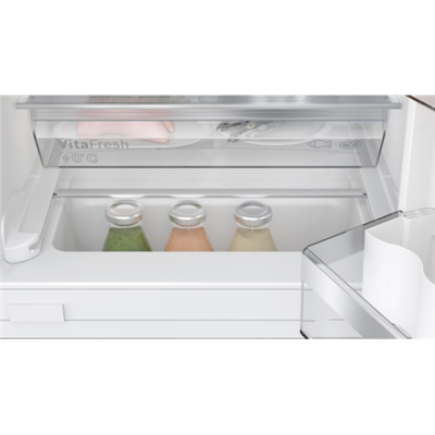 Bosch | Refrigerator | KUL22ADD0 | Energy efficiency class D | Built-under | Larder | Height 82 cm | Fridge net capacity 93 L | Freezer net capacity 17 L | 35 dB | White