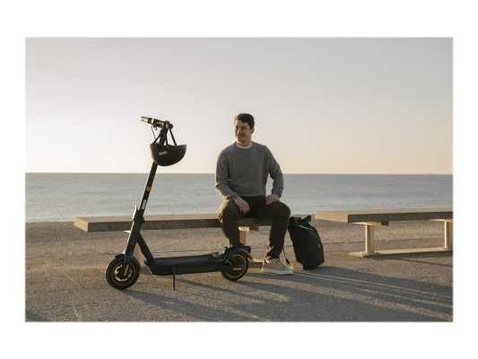 Ninebot by Segway Kickscooter MAX G2 E, Black | Segway | Kickscooter MAX G2 E | Up to 25 km / h | 10 " | Black