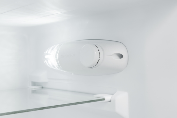 ETA Refrigerator | ETA275590000E | Energy efficiency class E | Free standing | Combi | Height 150 cm | Fridge net capacity 115 L | Freezer net capacity 59 L | 39 dB | White