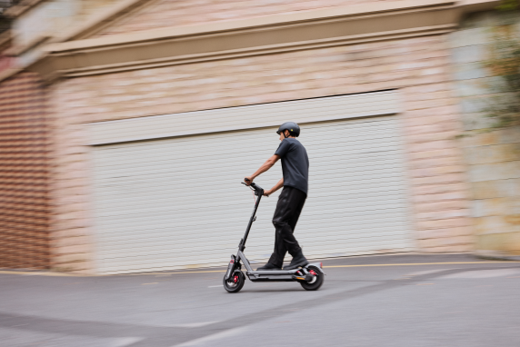 Segway | MAX G3 E | eKickScooter | 2000 W | Up to 25 km / h | 11 " | Black