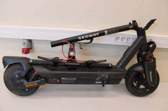 SALE OUT. Ninebot by Segway eKickScooter MAX G3 E | Segway | MAX G3 E | eKickScooter | 2000 W | Up to 25 km / h | 11 " | Black | DAMAGED PACKAGING, SCRATCHED PAINT, REFURBISHED