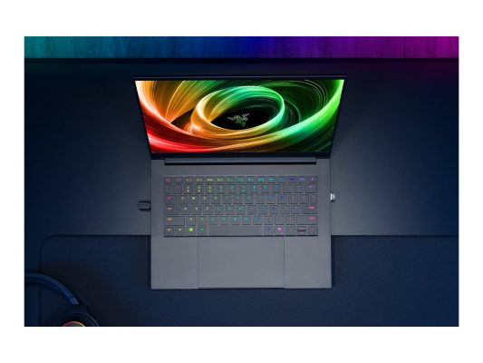 Razer Blade 14 | Black | 14 " | OLED | QHD+ | 2880 x 1800 pixels | 120 Hz | AMD Ryzen AI 9 | 365 | 32 GB | LPDDR5X | Solid-state drive capacity 1000 GB | GeForce RTX 5070 | GDDR7 | 8 GB | Windows 11 Home | 802.11be | Blue