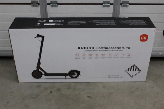 SALE OUT. Xiaomi Electric Scooter 4 Pro EU | Xiaomi Electric Scooter 4 Pro EU | 700 W | 25 km / h | 10 " | 6 month(s) | Black | DEMO