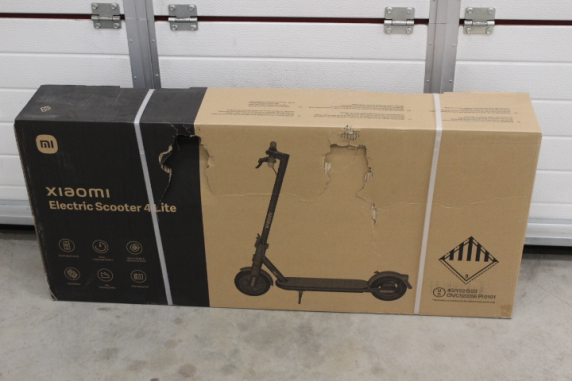 SALE OUT. Xiaomi Electric Scooter 4 Lite EU | Xiaomi Electric Scooter 4 Lite EU | 300 W | 25 km / h | 8.5 " | 6 month(s) | Black | DAMAGED PACKAGING