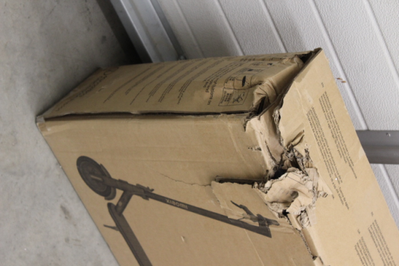 SALE OUT. Xiaomi Electric Scooter 4 Lite EU | Xiaomi Electric Scooter 4 Lite EU | 300 W | 25 km / h | 8.5 " | 3 month(s) | Black | USED, DAMAGED PACKAGING, MISSING: CHARGER AND HEXAGON WRENCH