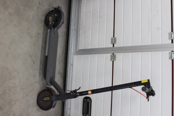 SALE OUT. Xiaomi Mi Electric Scooter Pro 2 (Black) | Xiaomi Mi Electric Scooter Pro 2 | 600 W | 25 km / h | 6 month(s) | Black | WITHOUT ORIGINAL PACKAGING, MISSING: ACCESSORIES AND SOME INNER PACKAGING