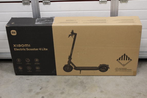 SALE OUT. Xiaomi Electric Scooter 4 Lite EU | Xiaomi Electric Scooter 4 Lite EU | 300 W | 25 km / h | 8.5 " | 6 month(s) | Black | DEMO, MISSING INNER PACKAGING