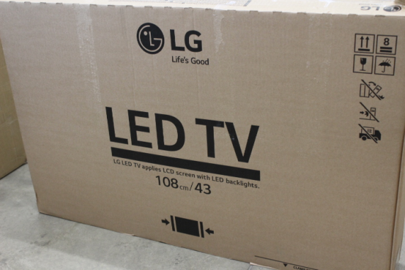 SALE OUT. LG 43UN640S0LD 43“ 3840x2160 / 300cd / m2 / HDMI RF | LG USED, MISSING PLASTIC HOLDERS AND ORIGINAL REMOTE CONTROL