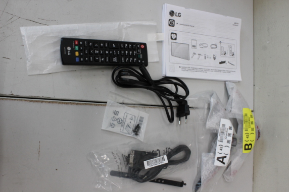SALE OUT. LG 43UN640S0LD 43“ 3840x2160 / 300cd / m2 / HDMI RF | LG USED, MISSING PLASTIC HOLDERS AND ORIGINAL REMOTE CONTROL