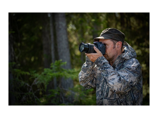 Canon | EOS | 90D | SLR Camera Body | Megapixel 32.5 MP | ISO sensitivity (max) 25600 | Display diagonal 3 " | Wi-Fi | Video recording | APS-C | Black