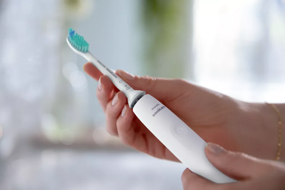 Philips | Sonic Electric Toothbrush | Sonicare 3100 series HX3675 / 13 | Rechargeable | For adults | Number of brush heads included 2 | Number of teeth brushing modes 1 | Sonic technology | White
