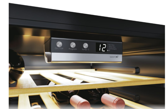 Candy | Wine Cooler | CWC 200 EELW / NF | Energy efficiency class G | Free standing | Bottles capacity 81 | Black