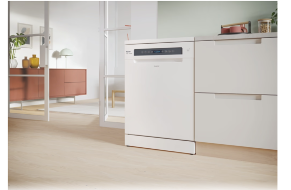 Candy Dishwasher | CF 5C4F0PW | Free standing | Width 59.7 cm | Number of place settings 15 | Number of programs 8 | Energy efficiency class C | Display | AquaStop function | White