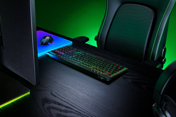 Razer BlackWidow V4 Low-profile HyperSpeed | Gaming keyboard | Wireless | US | Bluetooth, 2.4 GHz, USB Type-C | Yellow Linear