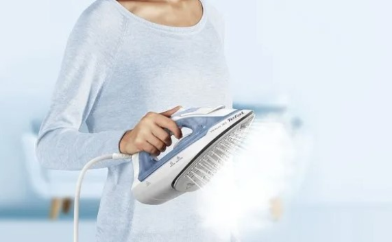 TEFAL Steam Iron | FV2C41E0 Virtuo | Steam Iron | 2000 W | Water tank capacity 240 ml | Continuous steam 27 g / min | Steam boost performance 120 g / min | Blue / White