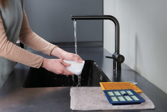 Hoover Vacuum Cleaner | HE120PET 011 | Bagged | Power 700 W | Dust capacity 2.5 L | Iron Grey