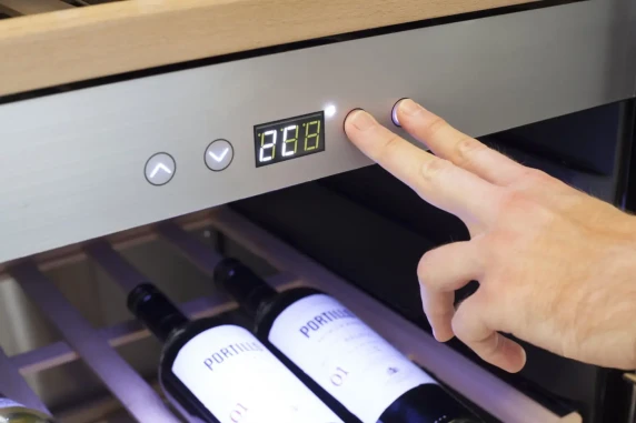 Caso  |  Wine cooler  |  WineChef Pro 40  |  Energy efficiency class G  |  Showcase  |  Free standing  |  Bottles capacity Up to 40 bottles  |  Cooling type Compressor technology  |  Stainless steel / Black