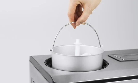 Caso  |  Ice Cream and Yogurt Maker  |  IceCreamer  |  Power 180 W  |  Capacity 2 L  |  Stainless steel