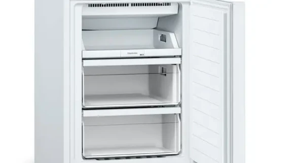 Bosch  |  Serie 2 Refrigerator  |  KGN33NWEB  |  Energy efficiency class E  |  Free standing  |  Combi  |  Height 176 cm  |  No Frost system  |  Fridge net capacity 193 L  |  Freezer net capacity 89 L  |  42 dB  |  White