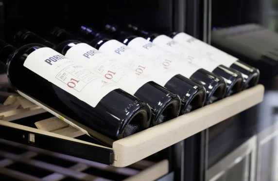 Caso  |  Wine cooler  |  WineChef Pro 40  |  Energy efficiency class G  |  Showcase  |  Free standing  |  Bottles capacity 40 bottles  |  Cooling type Compressor technology  |  Black