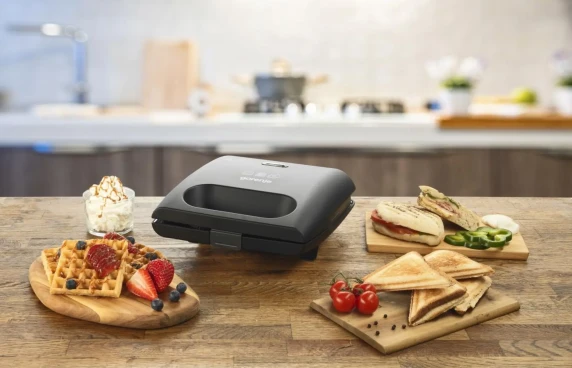 Gorenje  |  Sandwich maker  |  SM703GCB  |  700 W  |  Number of plates 3  |  Number of pastry 2  |  Black