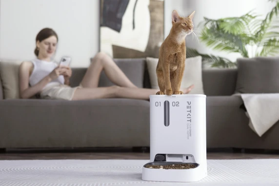 PETKIT  |  Feeder with Camera  |  P591 YumShare Dual-hopper  |  Capacity 2+3 L  |  White