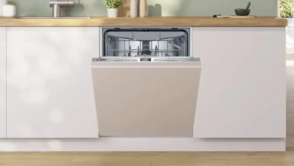 Dishwasher  |  SMV4EMX71S  |  Built-in  |  Width 60 cm  |  Number of place settings 14  |  Number of programs 6  |  Energy efficiency class B  |  Display  |  AquaStop function  |  White