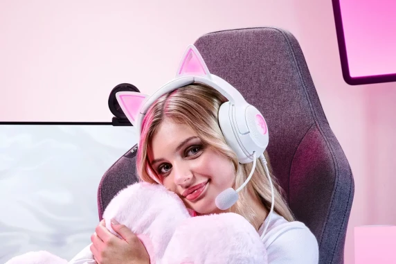 Наушники Razer  |  Kraken Kitty V2  |  Проводные  |  Накладные  |  Микрофон  |  Шумоподавление  |  Белый