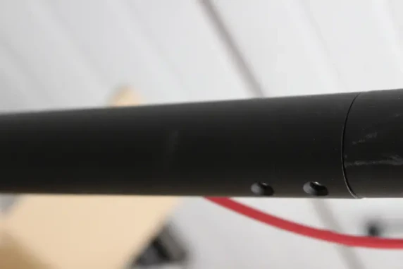 IZPĀRDOŠANA. Xiaomi Electric Scooter 4 EU  |  Xiaomi Electric Scooter 4 EU  |  300 W  |  25 km / h  |  10 "  |  6 mēneši  |  Melns  |  DEMO, SCRATCHED, TRŪKST SKRŪVES