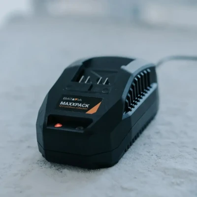 Batavia B.V. 18V 2.4A Charger