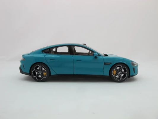 Xiaomi SU7 1 / 18 modeļa auto aqua zila