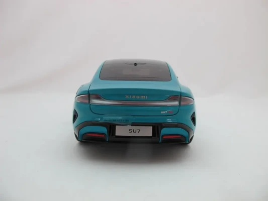 Xiaomi SU7 1 / 18 modeļa auto aqua zila