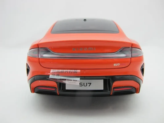 Модель автомобиля Xiaomi SU7 1 / 18 из литья лавово-оранжевый  |  Xiaomi