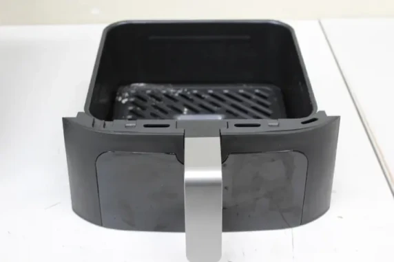 IZPĀRDOŠANA. Midea MAD1100DADK Air fryer digital,Two-zone cavity, 6.4L + 4.4L  |  Midea Two Zone Airfryer  |  MAD1100DADK  |  Power 1850 W  |  Capacity 4.4 / 6.4 L  |  Rapid Air technology  |  Black  |  USED, DIRTY, SCRATCHED ON TOP