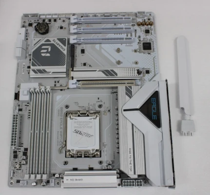 SALE OUT. Gigabyte B850 EAGLE WIFI7 ICE  |  USED, REFURBISHED, WITHOUT ACCESSORIES, ONLY BACK PANEL, ANTENNA INCLUDED