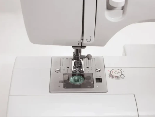 Singer  |  Talent  |  SMC 3321  |  Number of stitches 21  |  Number of buttonholes 1  |  White