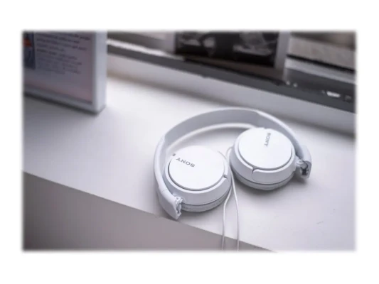 Sony  |  MDR-ZX110APW.CE7  |  Vadu  |  Uz auss  |  Mikrofonu  |  Balts