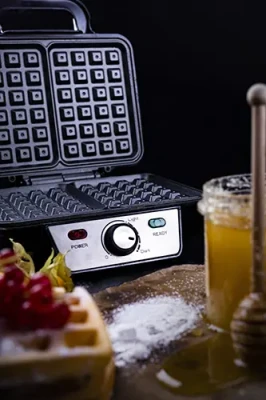 Camry  |  Waffle Maker  |  CR 3046  |  1600 W  |  Number of pastry 2  |  Belgium  |  Black / Stainless Steel