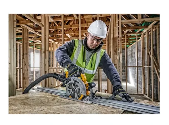 DEWALT  |  18V XR Brushless 184 mm Rail Compatible Circular Saw  |  DCS572N-XJ  |  1010 W