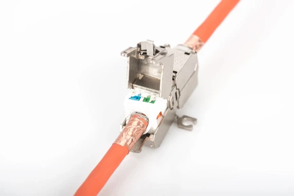 DN-93909  |  Field Termination Coupler CAT 6A, 500 MHz for AWG 22-26, fully shielded, keyst. design, 26x35x80