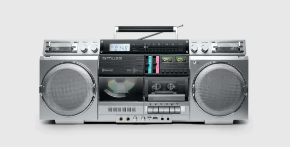 Muse  |  Ghetto Blasters  |  M-380 GBS  |  AUX ieeja  |  Bluetooth  |  Kasetes atskaņotājs  |  CD atskaņotājs