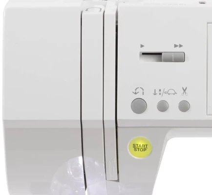 Singer  |  Sewing Machine  |  C430  |  Number of stitches 810  |  Number of buttonholes 13  |  White