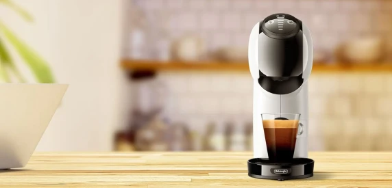 Delonghi  |  Capsule Coffee Machine  |  Dolce Gusto Genio S EDG226.W  |  15 bar  |  1600 W  |  White