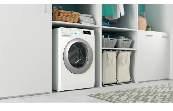 INDESIT  |  Washing machine  |  BWSE 71295X WSV EU  |  Energy efficiency class B  |  Front loading  |  Washing capacity 7 kg  |  1200 RPM  |  Depth 43.5 cm  |  Width 59.5 cm  |  Display  |  Large digit  |  White