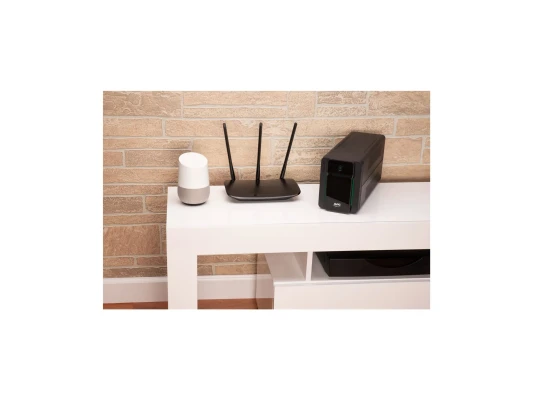 Schneider Electric APC Easy UPS  |  BVX900LI  |  900 VA  |  480 W