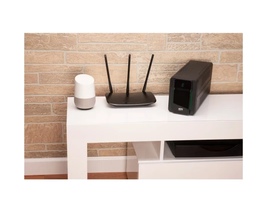 Schneider Electric APC Easy UPS  |  BVX700LI-GR  |  700 VA  |  360 W